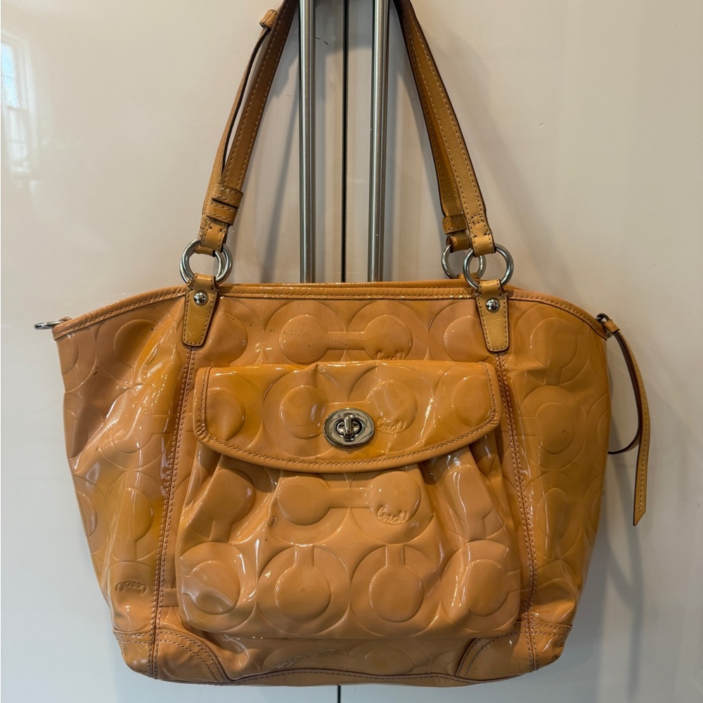COACH Vintage Patent Leather Shoulder Bag